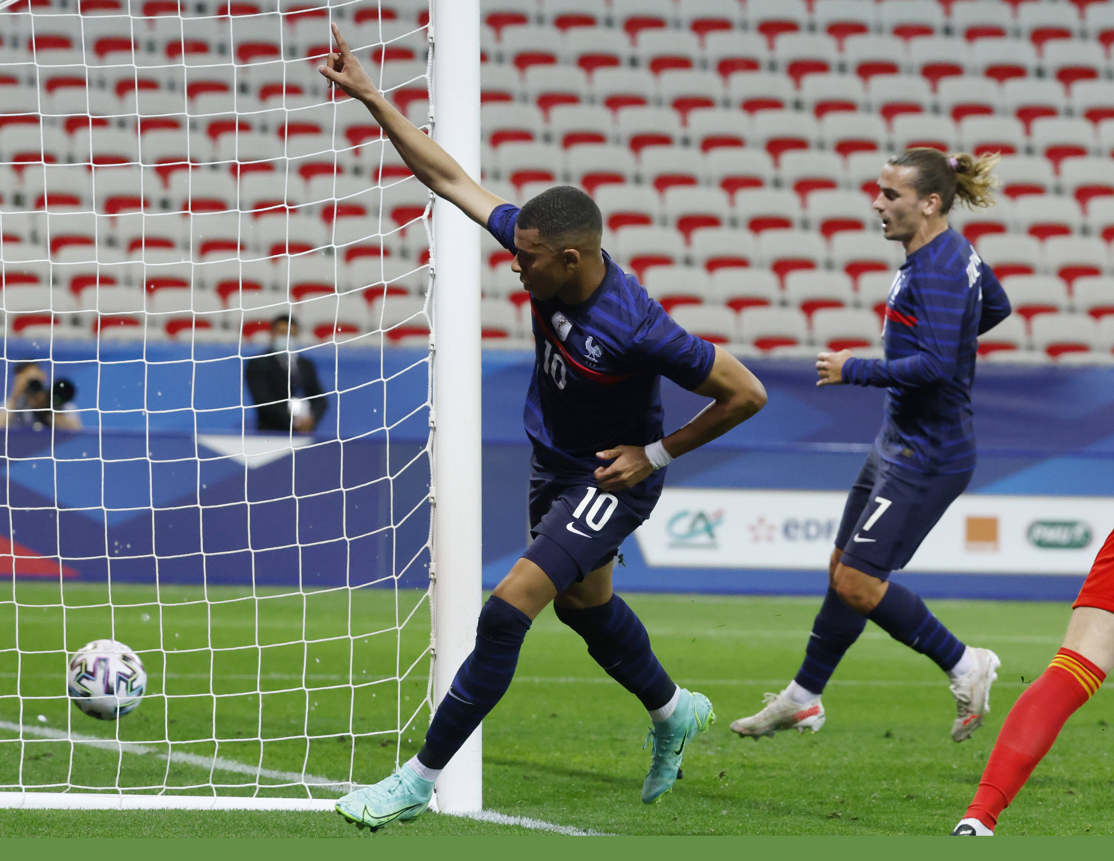 造半空间通 造半空间通